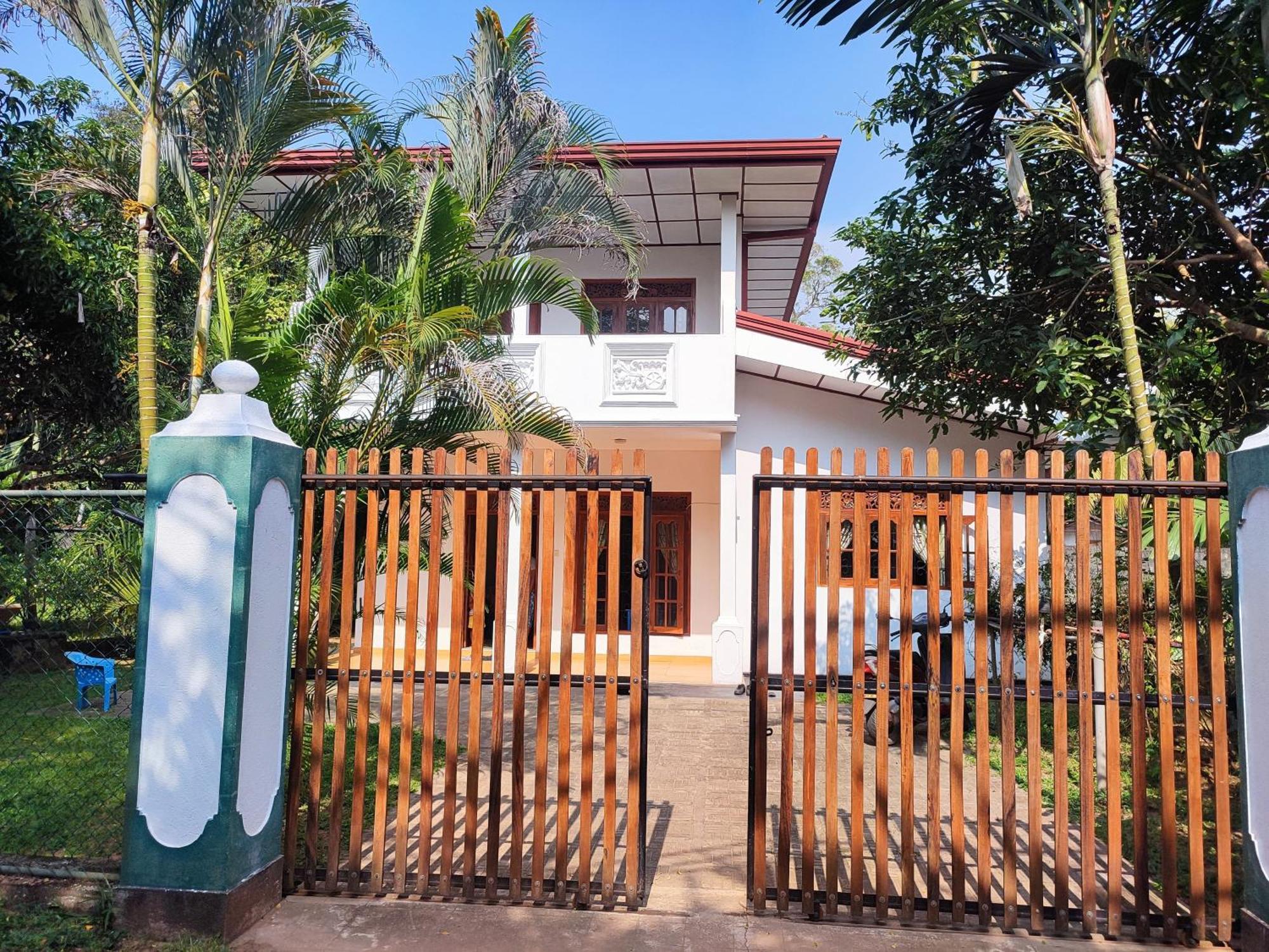 Sithu Guesthouse Bentota Exteriér fotografie
